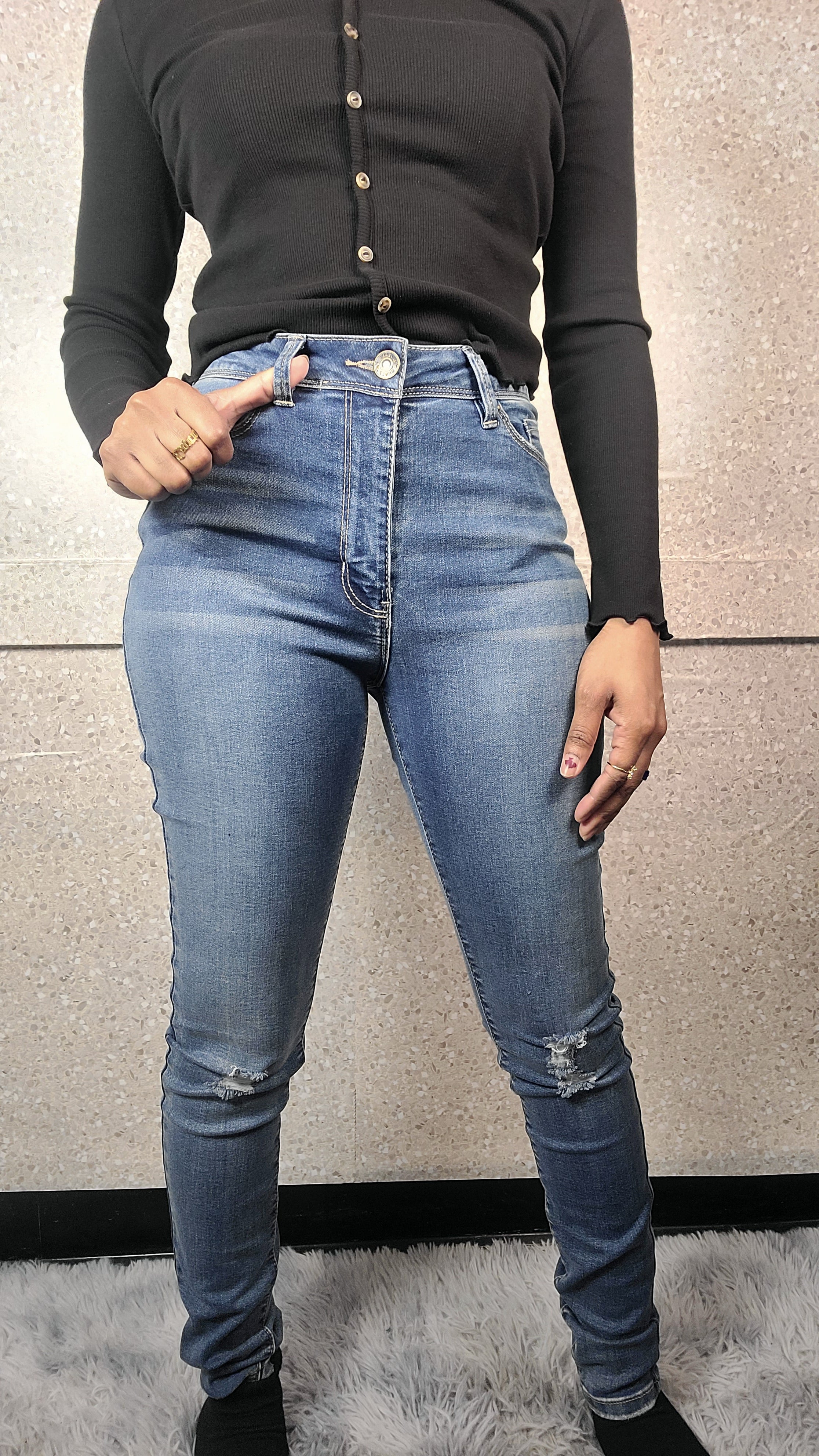 Mild Distressed Skinny Jeans