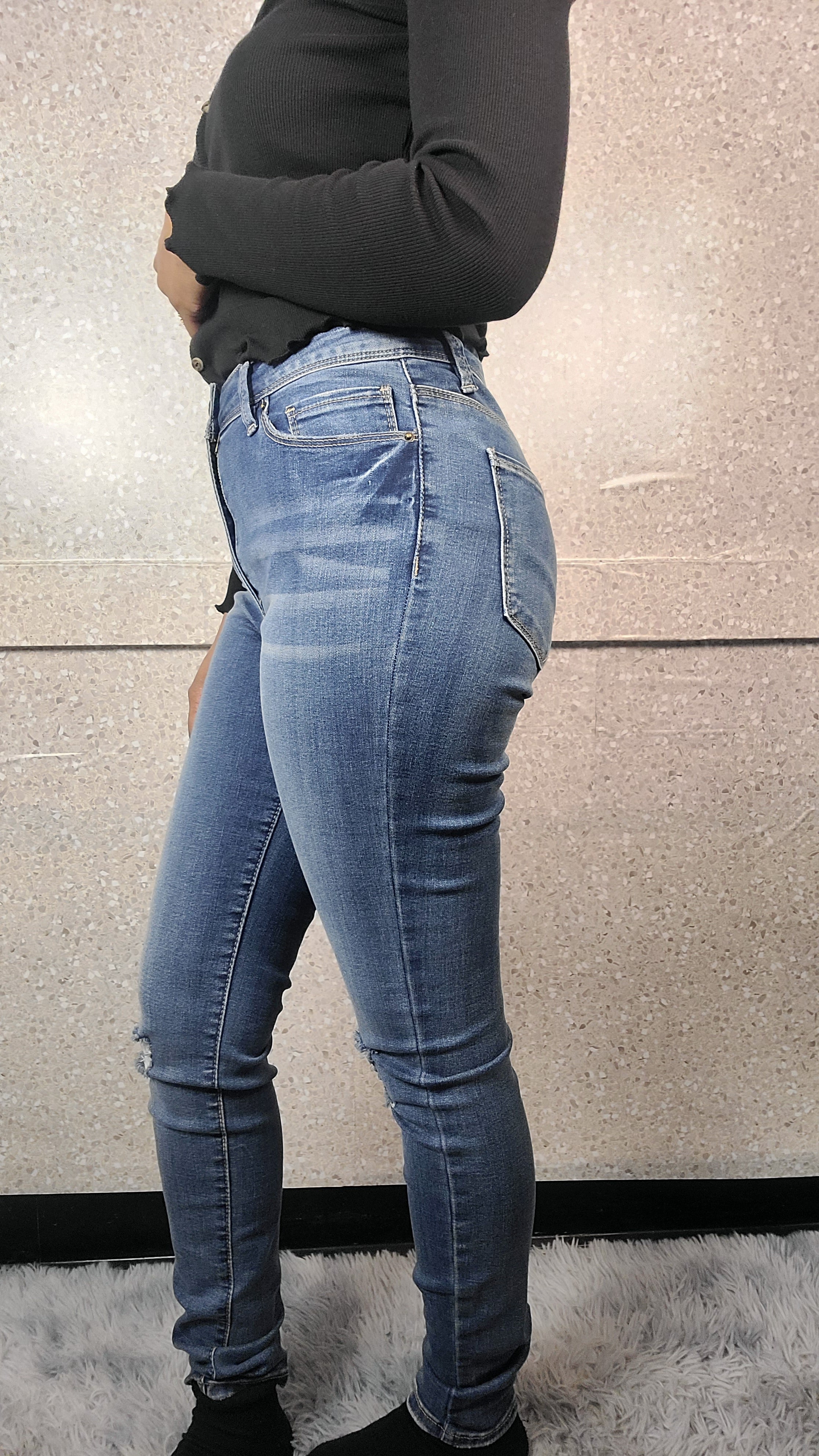 Mild Distressed Skinny Jeans