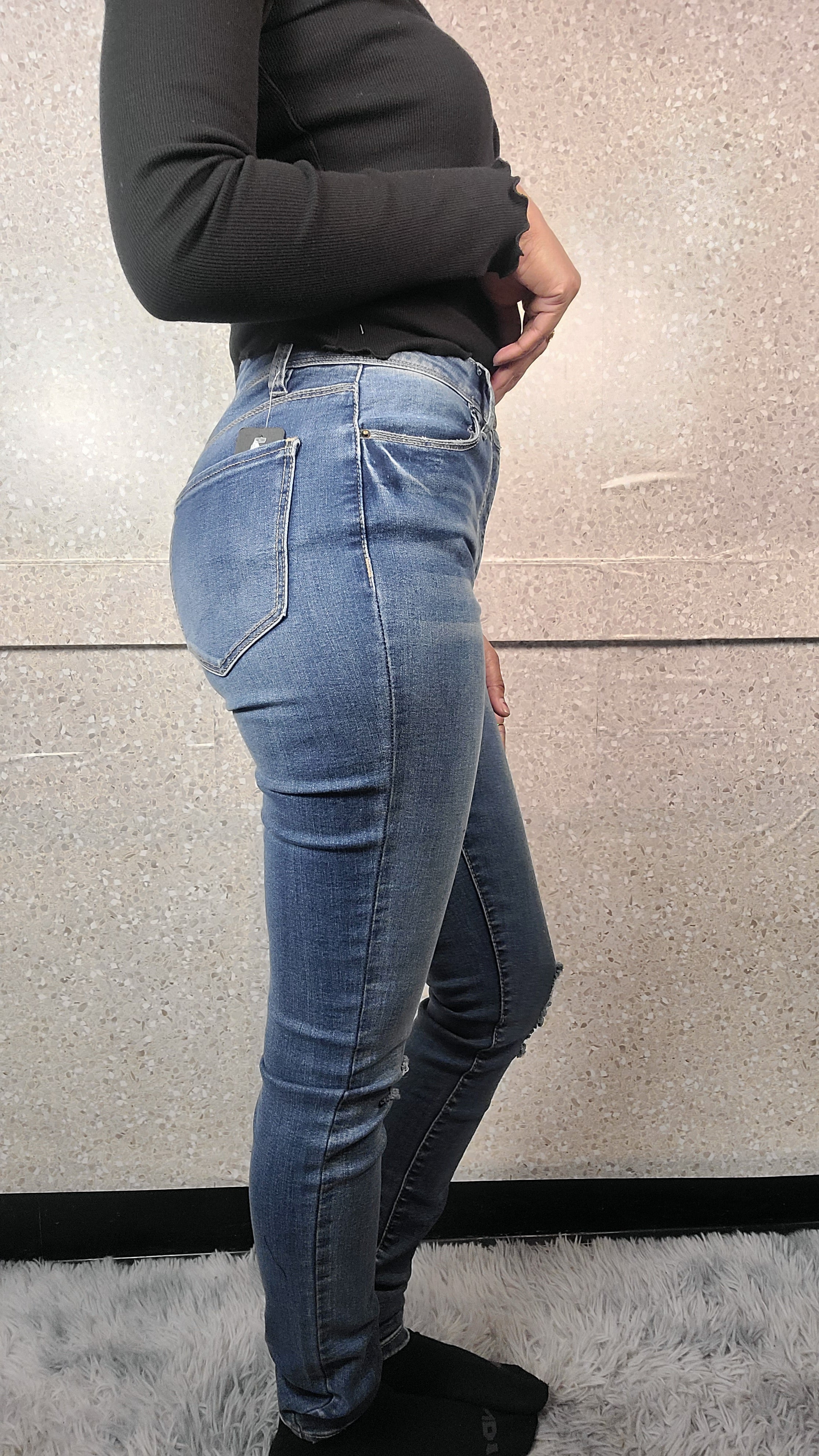 Mild Distressed Skinny Jeans